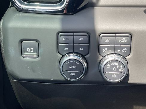 Used 2024 GMC Sierra 3500 Denali Ultimate image 31