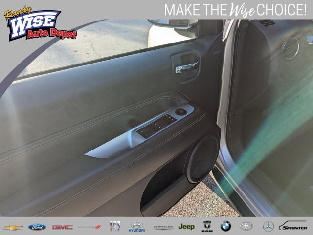 Used 2017 Jeep Compass High Altitude FWD image 9