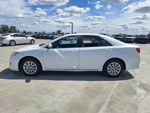 Used 2013 Toyota Camry LE FWD image 8