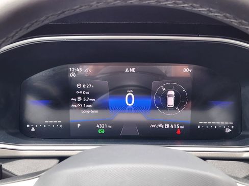 Certified 2025 Volkswagen Taos SE AWD/4WD image 12
