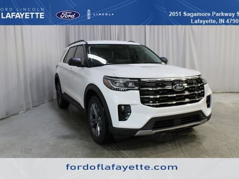 New 2026 Ford Explorer Active w/ Active Comfort Package AWD/4WD image 1