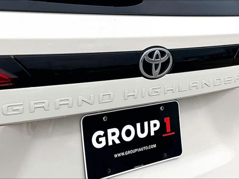 Used 2024 Toyota Grand Highlander FWD image 30