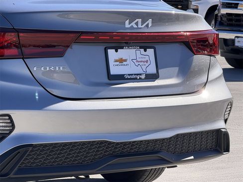 Used 2024 Kia Forte LXS w/ LXS Technology Package image 6