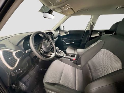 Certified 2025 Kia Soul LX image 20