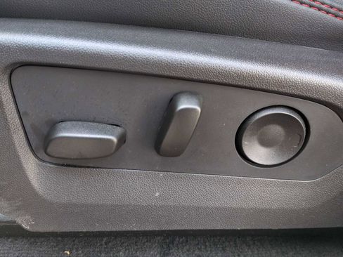 Used 2025 Chevrolet Colorado Z71 w/ Technology Package image 17