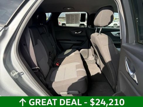 Used 2025 Chevrolet Blazer LT FWD image 21