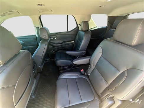 Used 2021 Chevrolet Traverse RS image 22