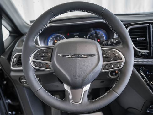 New 2026 Chrysler Pacifica Select image 27
