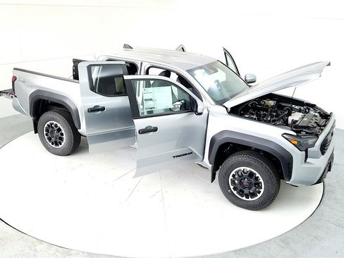 Certified 2024 Toyota Tacoma TRD Off-Road w/ TRD Off Road Upgrade Package image 20
