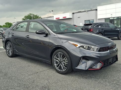 Used 2024 Kia Forte GT-Line w/ GT-Line Premium Package FWD image 3