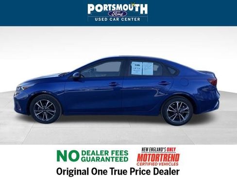 Used 2023 Kia Forte LXS w/ LXS Technology Package image 2