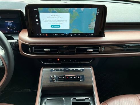 Used 2025 Lincoln Aviator Reserve w/ Illumination Package image 21