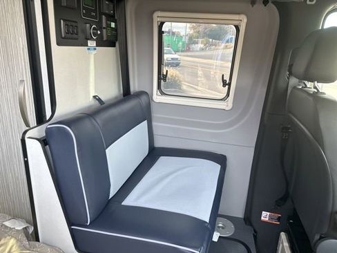 Used 2022 Mercedes-Benz Sprinter 144 Cargo image 6