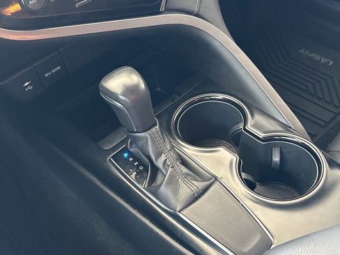 Used 2019 Toyota Camry SE FWD image 26