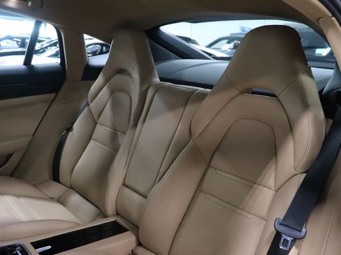 Used 2020 Porsche Panamera image 16