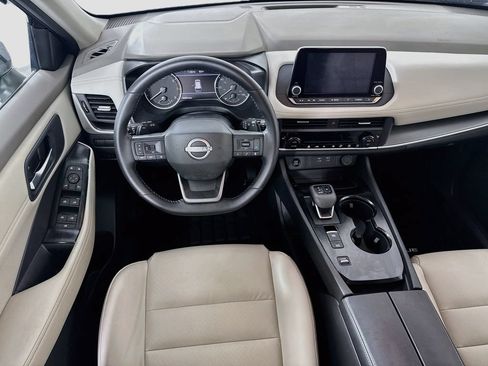 Used 2025 Nissan Rogue SV w/ SV Premium Package FWD image 23