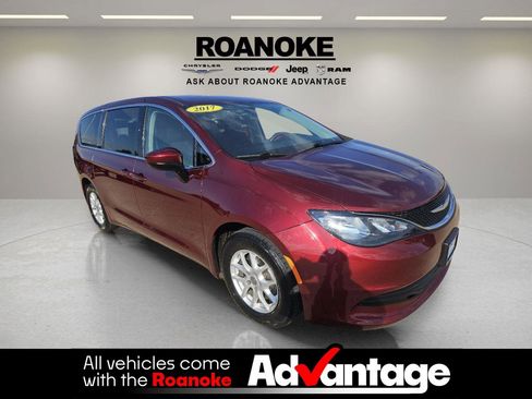 Used 2017 Chrysler Pacifica Touring FWD image 13