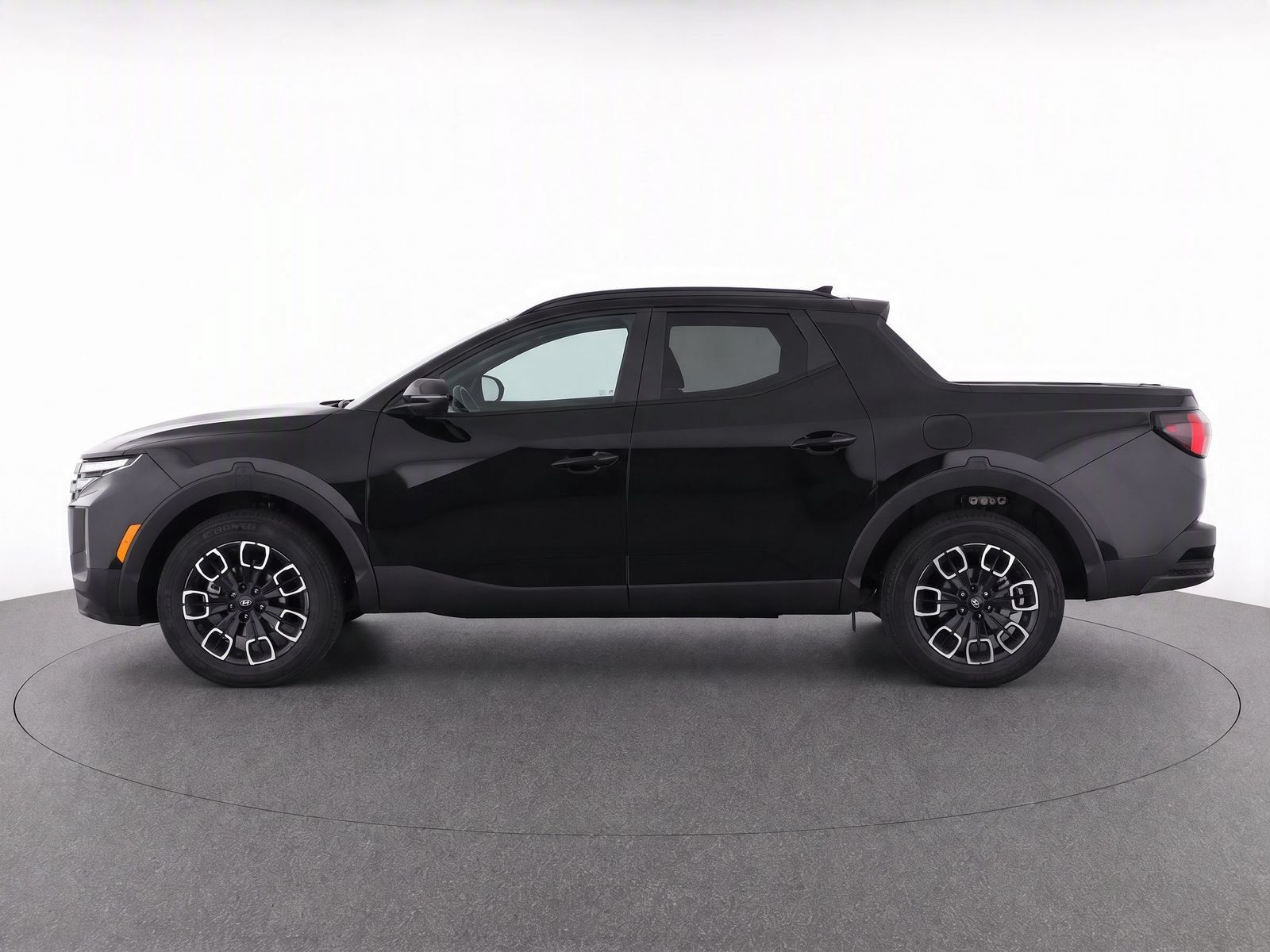Used 2024 Hyundai Santa Cruz SEL w/ Activity Package FWD image 3
