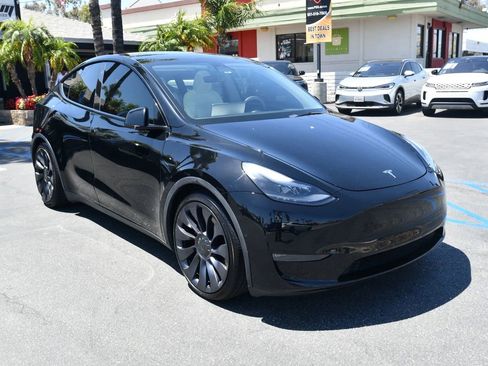 Used 2022 Tesla Model Y Performance AWD/4WD image 1