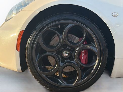 Used 2016 Alfa Romeo 4C Base w/ Convenience Group - Coupe image 31