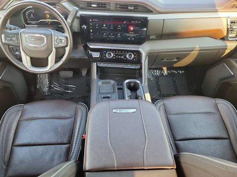 Used 2024 GMC Sierra 3500 Denali w/ Denali Reserve Package AWD/4WD image 9