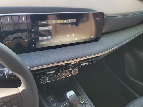 Certified 2025 Nissan Kicks SV FWD image 24