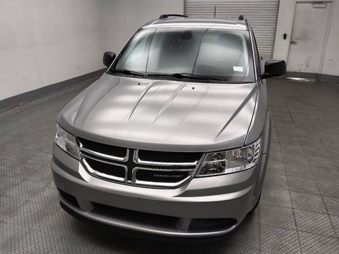 Used 2020 Dodge Journey SE FWD image 15