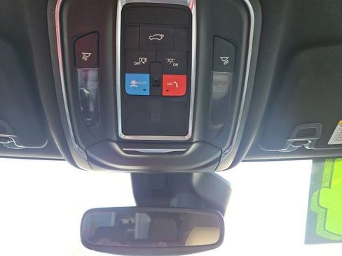 Used 2024 Jeep Grand Cherokee Limited image 18