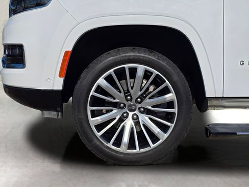 Used 2024 Jeep Grand Wagoneer L Series III image 55