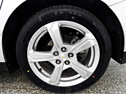 Used 2018 Chevrolet Volt LT w/ Comfort Package image 19