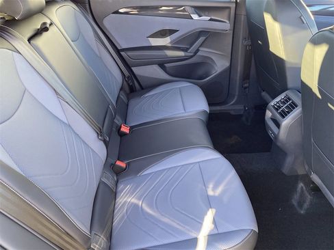 New 2026 Volkswagen Tiguan SE R-Line image 9