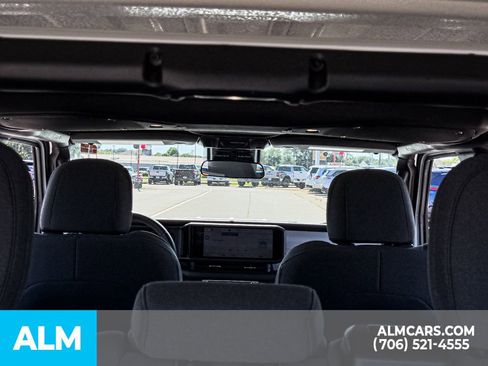 Used 2024 Jeep Wrangler Unlimited AWD/4WD image 24