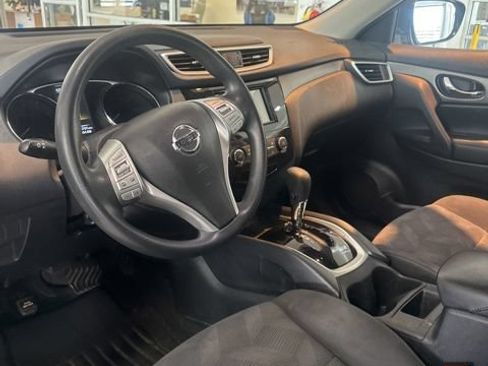Used 2016 Nissan Rogue S w/ Appearance Package FWD image 21