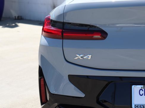 Used 2025 BMW X4 xDrive30i w/ Premium Package image 5