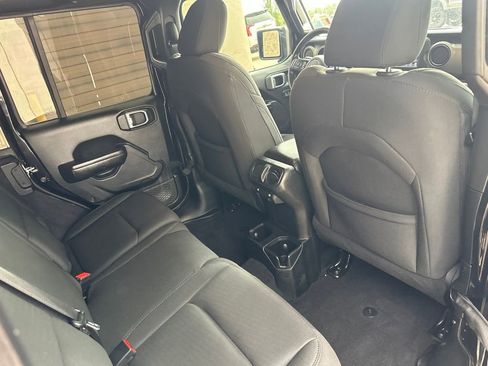 Used 2019 Jeep Wrangler Unlimited Sport S AWD/4WD image 25