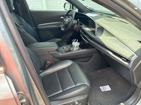 Used 2024 Cadillac XT4 Premium Luxury FWD image 30