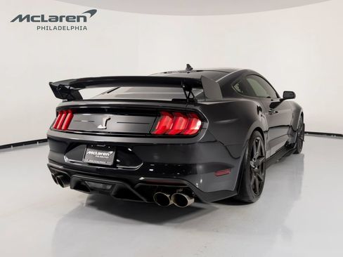 Used 2022 Ford Mustang Shelby GT500 w/ Carbon Fiber Track Pack RWD image 5