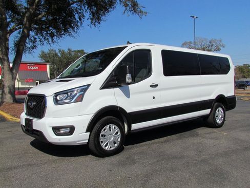 Used 2023 Ford Transit 350 XLT image 4