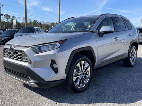 Used 2019 Toyota RAV4 Limited image 5