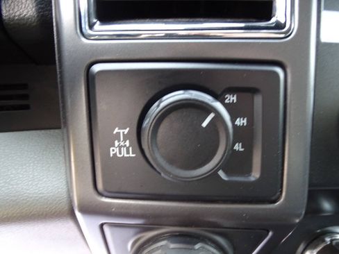 Used 2020 Ford F150 4x4 SuperCrew XLT w/ XTR Package image 28
