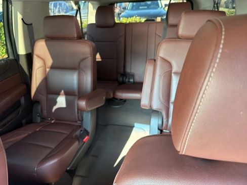 Used 2020 Chevrolet Suburban Premier image 13