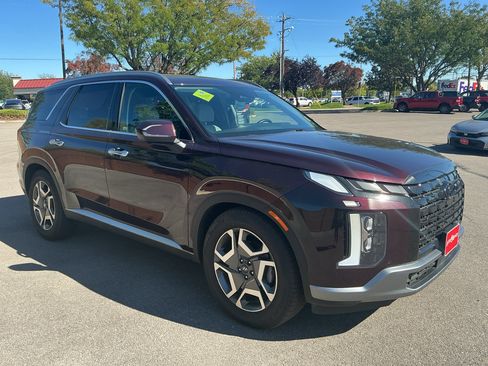 Used 2024 Hyundai Palisade SEL w/ Premium Package AWD/4WD image 3