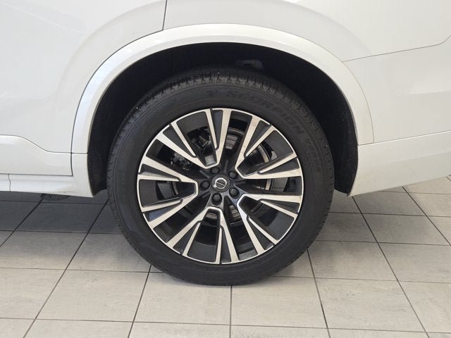 Used 2022 Volvo XC90 T6 Momentum w/ Advanced Package AWD/4WD image 13