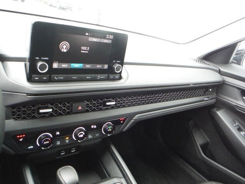Used 2023 Honda Accord EX image 18