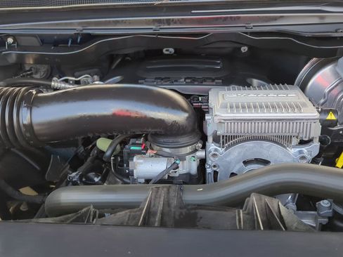Used 2023 RAM 1500 Laramie AWD/4WD image 8