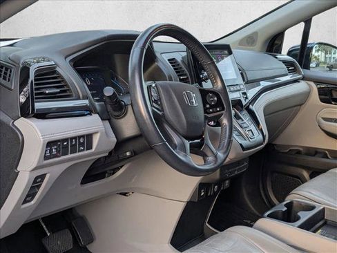 Used 2022 Honda Odyssey Elite image 2