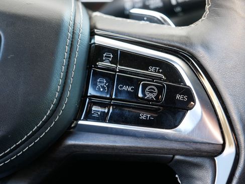 Used 2024 Jeep Grand Cherokee L Overland w/ Advanced Protech Group III image 29