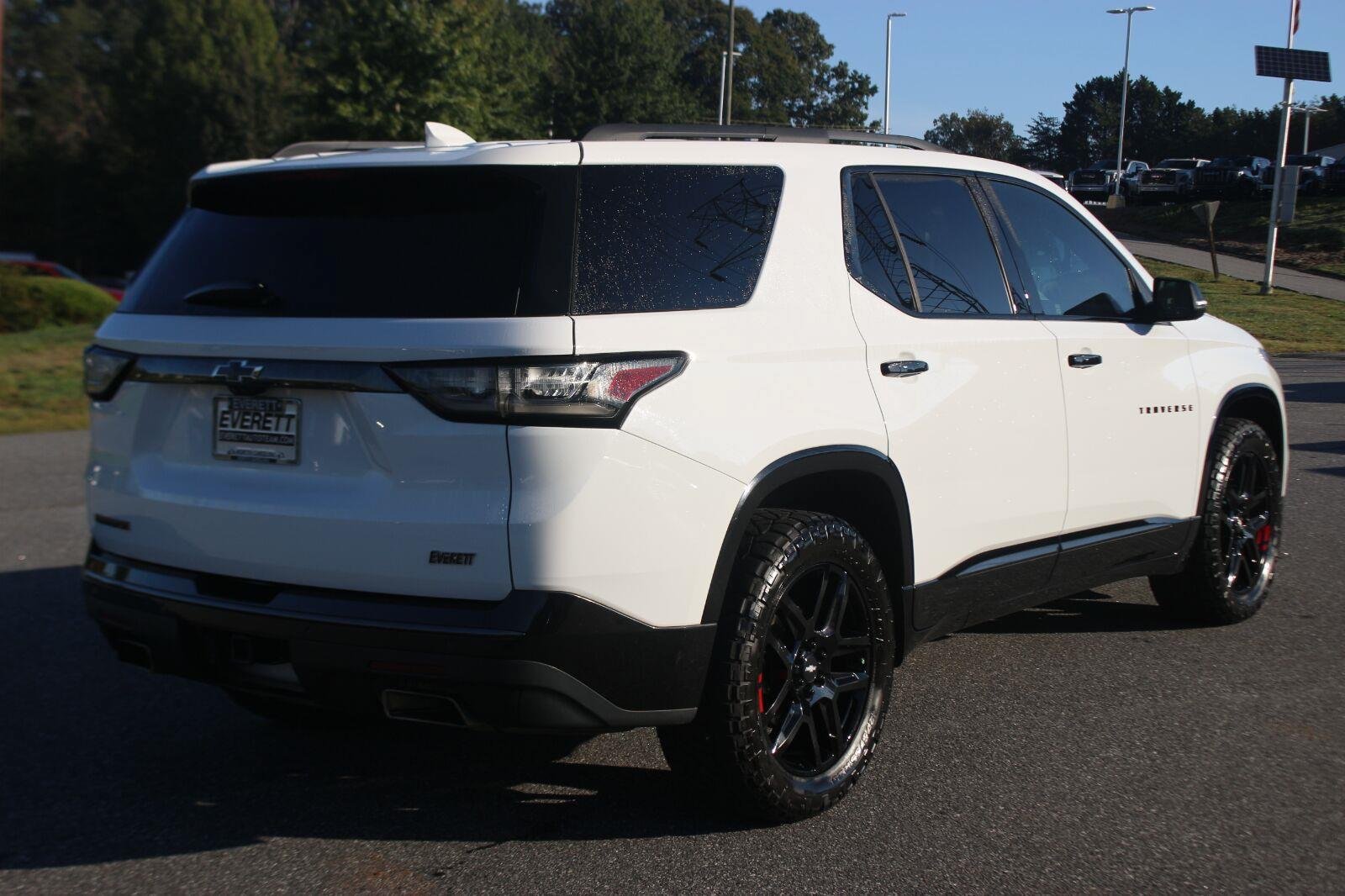 Used 2021 Chevrolet Traverse Premier w/ Redline Edition FWD image 7