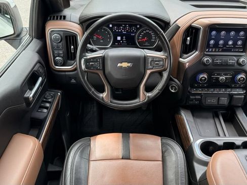 Used 2020 Chevrolet Silverado 1500 High Country w/ Technology Package AWD/4WD image 28