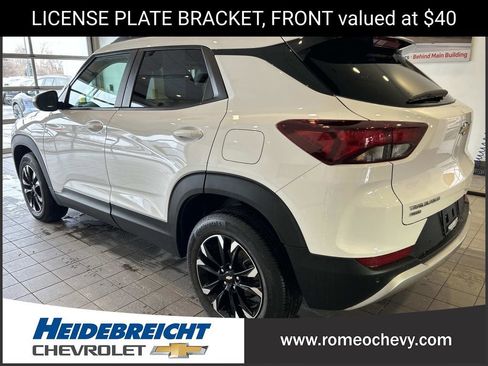 Certified 2022 Chevrolet TrailBlazer LT w/ Driver Confidence Package image 4